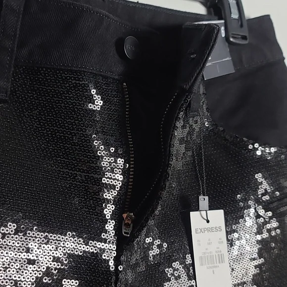 EXPRESS NWT Boyfriend Mid Rise Black Sequin Jean Shorts 100% Cotton Size 6 - Picture 9 of 16